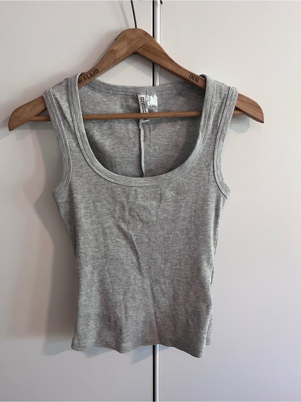 H&M grey ribbed tank top